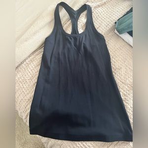 Lululemon tank.